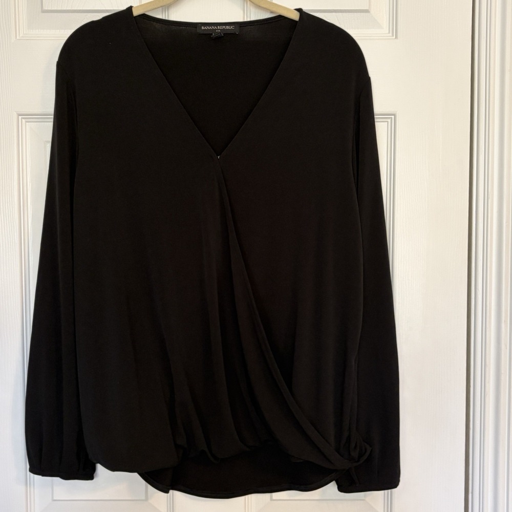 Banana‎ Republic Bishop Sleeve Surplice Top Black Wrap V-Neck Womens Size M.